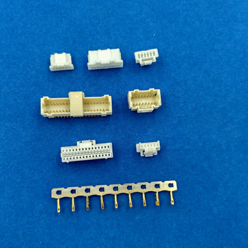 1.0mm Pitch Wire To Board Connector Housing Setara Untuk Molex 501189 Dengan Kontak Kuningan PA66